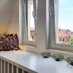 Ceglana I Witrazowa Komnata